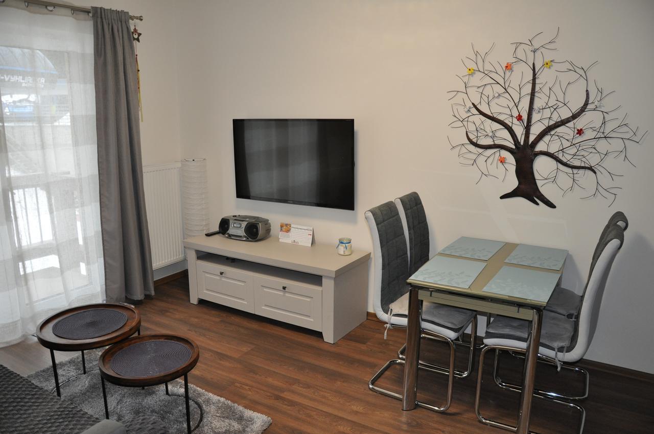 Apartman 14 Lucky Demaenovska Dolina Exterior photo